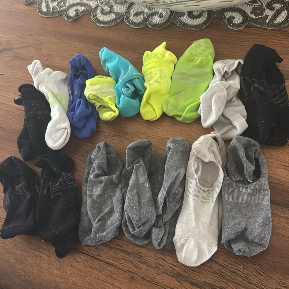 16 pairs Lululemon power stride no show socks